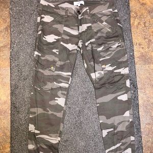 Never Worn Jolt Camo Jogger Jeggings